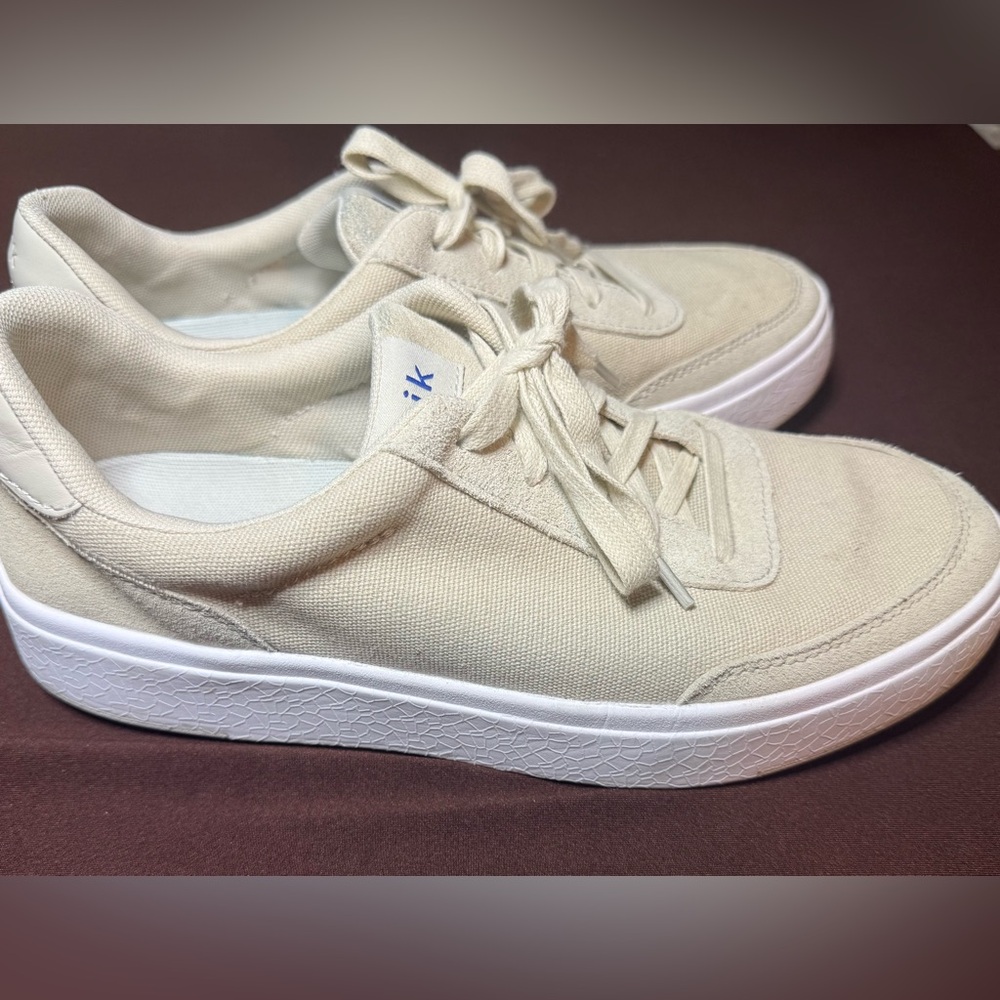 Kizik Unisex Hands-free Canvas Sneakers W10 / M8.5